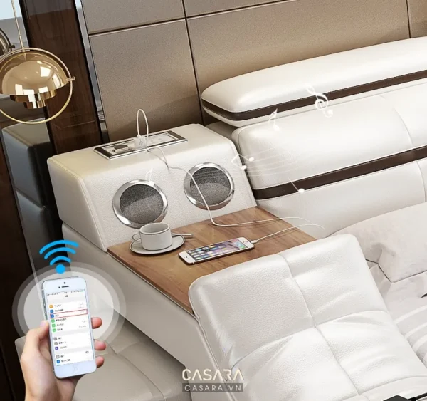 Nội thất xe hơi sang trọng với bàn gấp và hệ thống giải trí hiện đại.