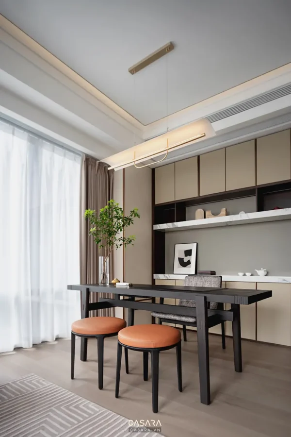 Phòng ăn tối giản, hiện đại với gam màu trung tính ấm áp.