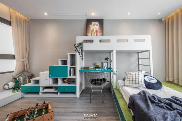 Phòng ngủ trẻ em hiện đại với giường tầng và khu vui chơi tích hợp.