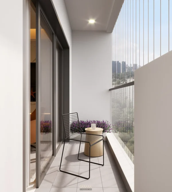 Ban công hiện đại với nội thất tối giản, tầm nhìn thành phố thoáng đãng.