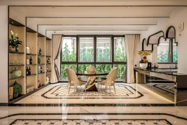 Phòng ăn sang trọng, hiện đại với cửa sổ lớn nhìn ra vườn.