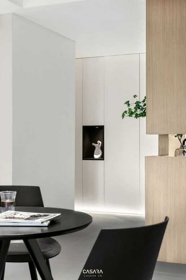 Góc ăn uống tối giản, hiện đại với tông trắng chủ đạo.