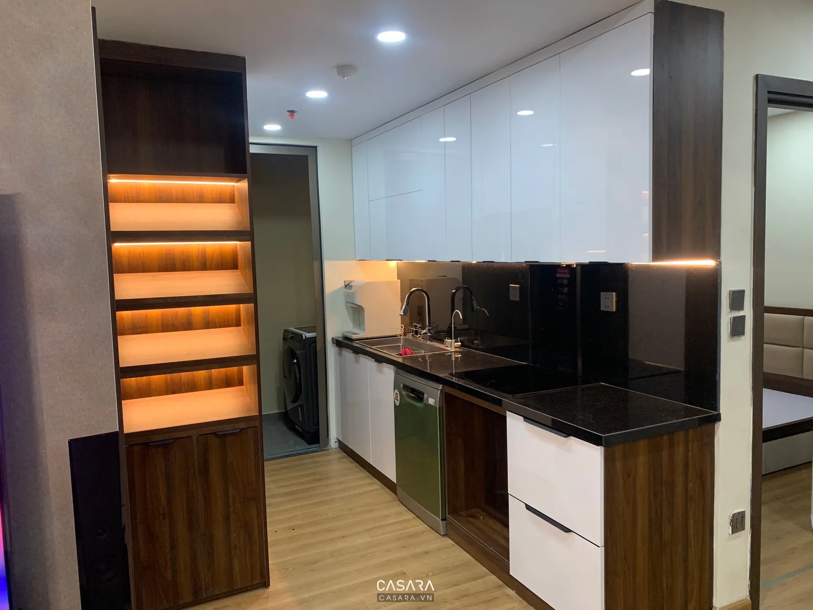 khu trưng bày máy lọc nước đặt bếp và máy lọc nước âm tủ