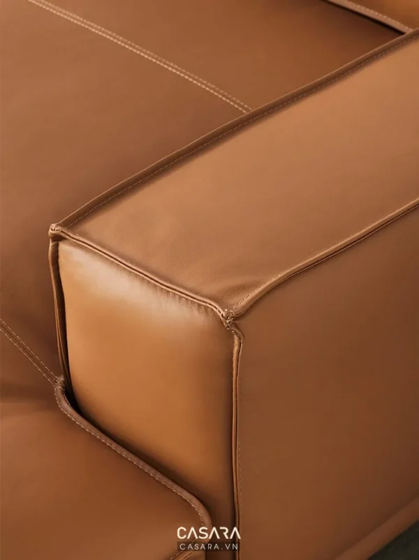 Góc sofa da màu nâu ấm cúng, hiện đại và tinh tế.