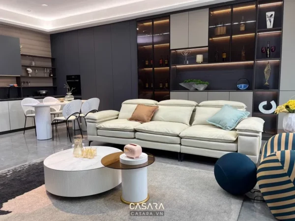 Phòng khách hiện đại, sang trọng với nội thất tinh tế, tông màu trung tính.