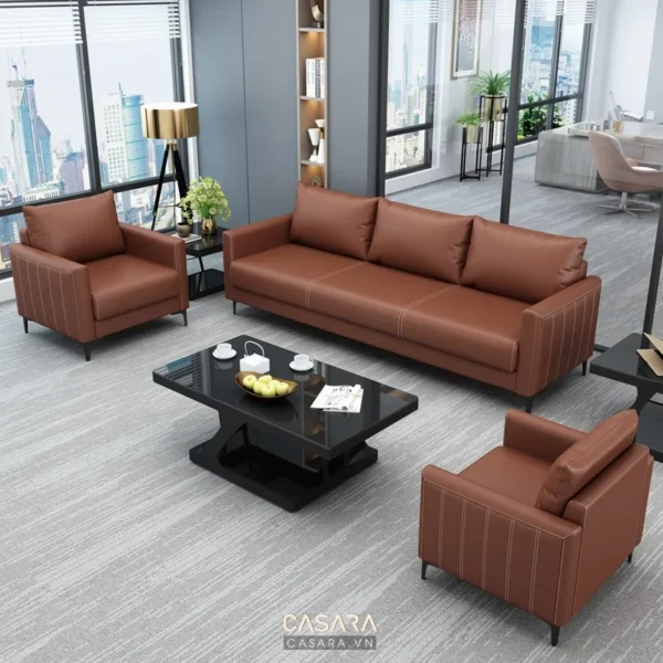 Bộ sofa da nâu hiện đại, sang trọng trong phòng khách rộng rãi.