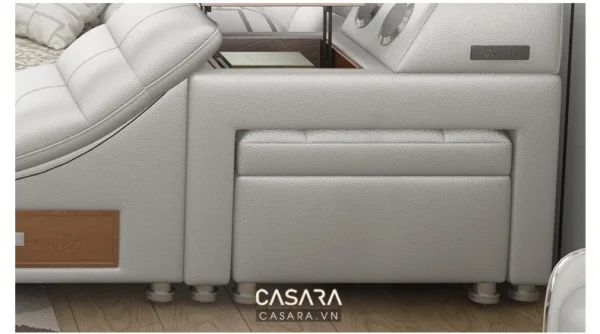 Góc phòng khách sang trọng với bộ sofa da trắng tinh tế, hiện đại.