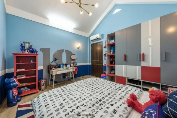 Phòng ngủ trẻ em thiết kế hiện đại, tông màu xanh dương chủ đạo.