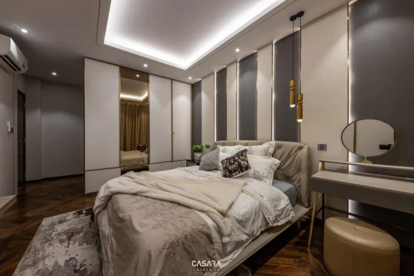 Phòng ngủ hiện đại, sang trọng với tông màu trung tính ấm áp.