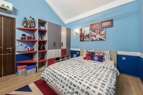 Phòng ngủ trẻ em thiết kế hiện đại, năng động với tông màu xanh dương chủ đạo.