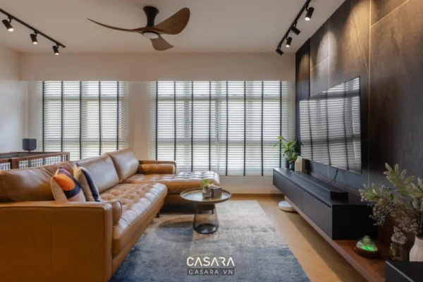 Phòng khách hiện đại, tối giản với điểm nhấn quạt trần độc đáo.