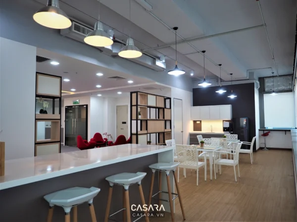 Khu vực giải trí, ăn uống trong văn phòng với thiết kế hiện đại.