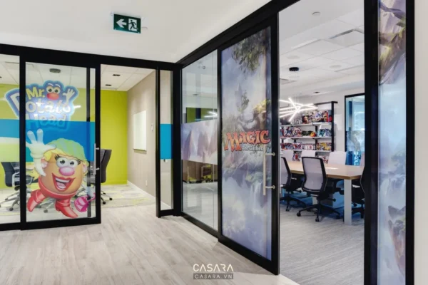 Văn phòng làm việc hiện đại với thiết kế trẻ trung, năng động.