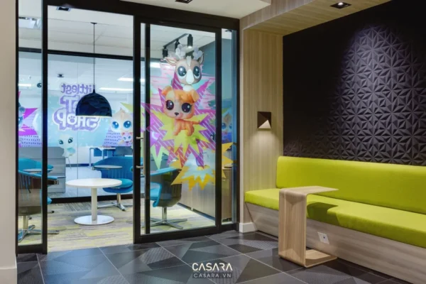 Nội thất quán cà phê Casara với thiết kế trẻ trung, hiện đại.