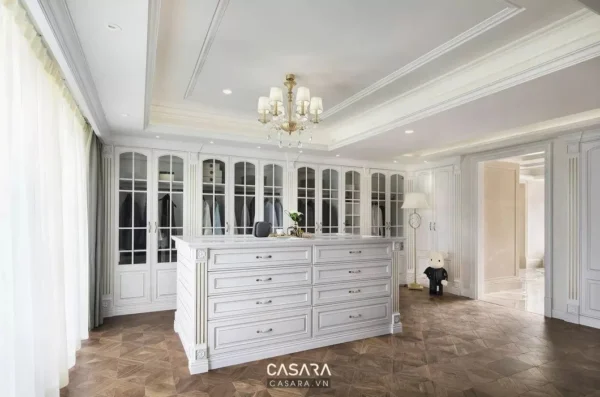 Nội thất tủ quần áo phong cách cổ điển, sang trọng và tinh tế.