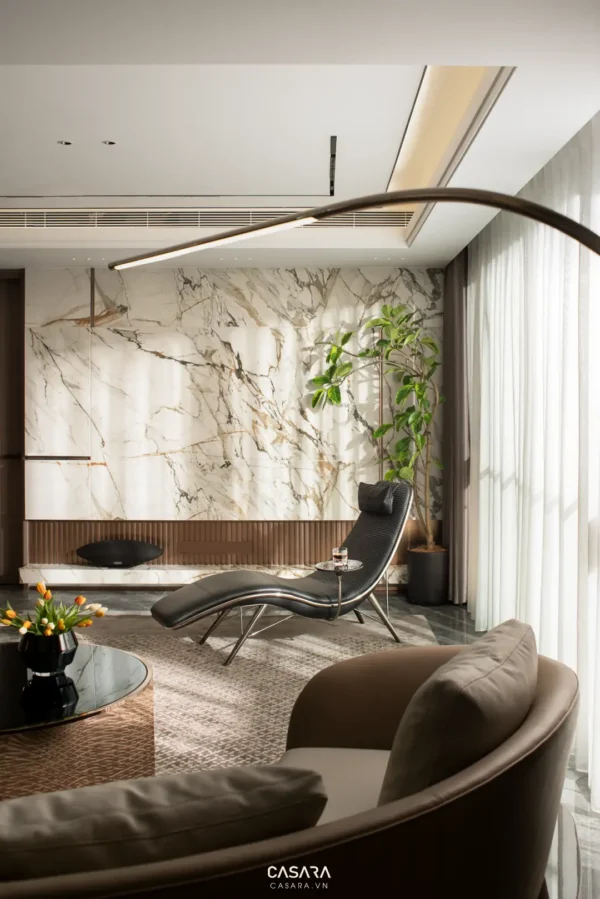 Phòng khách sang trọng với thiết kế hiện đại, tinh tế và ấm cúng.