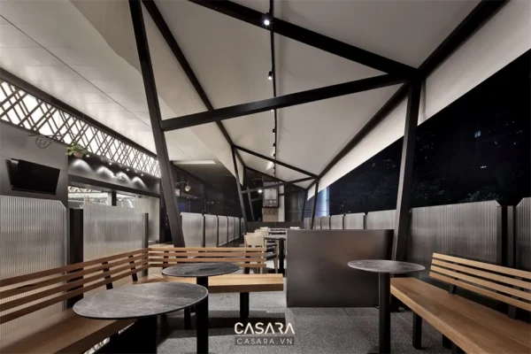 Không gian quán cafe hiện đại với thiết kế kiến trúc độc đáo.