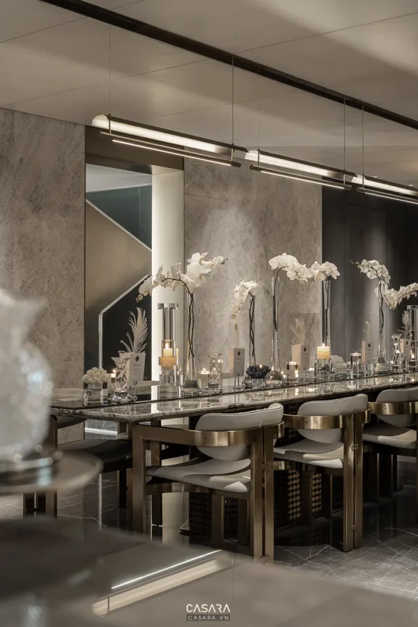 Góc bàn ăn sang trọng với thiết kế nội thất hiện đại, tinh tế.