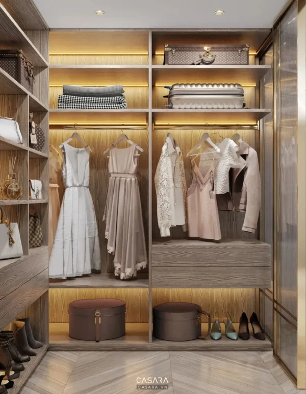 Phòng thay đồ sang trọng, ngăn nắp với nhiều quần áo, phụ kiện.