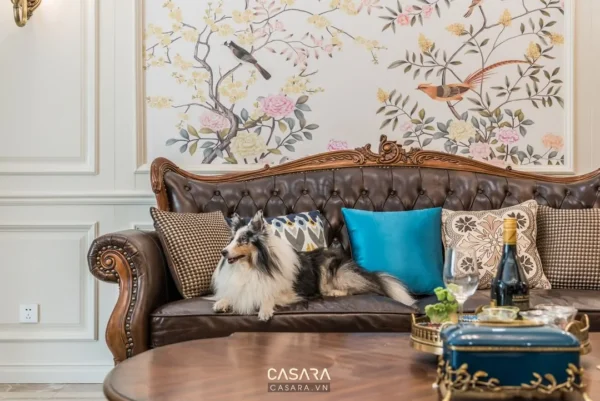 Phòng khách sang trọng với chú chó Collie đáng yêu trên sofa.