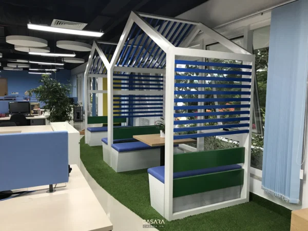 Khu vực làm việc chung độc đáo với thiết kế nhà nhỏ hiện đại.