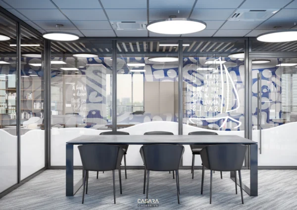 Phòng họp hiện đại với bàn gỗ và tường kính trang trí.