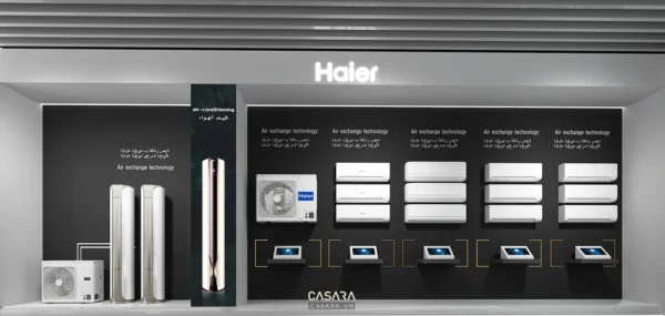 Cửa hàng trưng bày điều hòa Haier với thiết kế hiện đại, sang trọng.