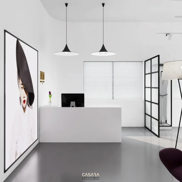 Nội thất văn phòng hiện đại, tối giản với tông trắng chủ đạo.