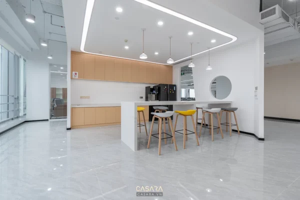 Khu vực bếp và quầy bar hiện đại, thiết kế tối giản và tinh tế.