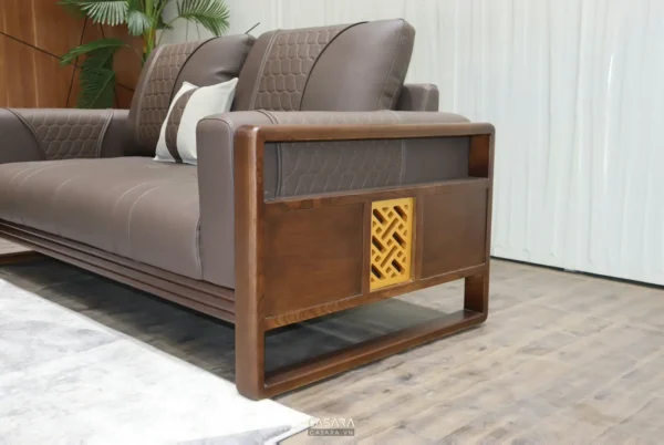 Ghế sofa da cao cấp màu nâu, thiết kế hiện đại và sang trọng.