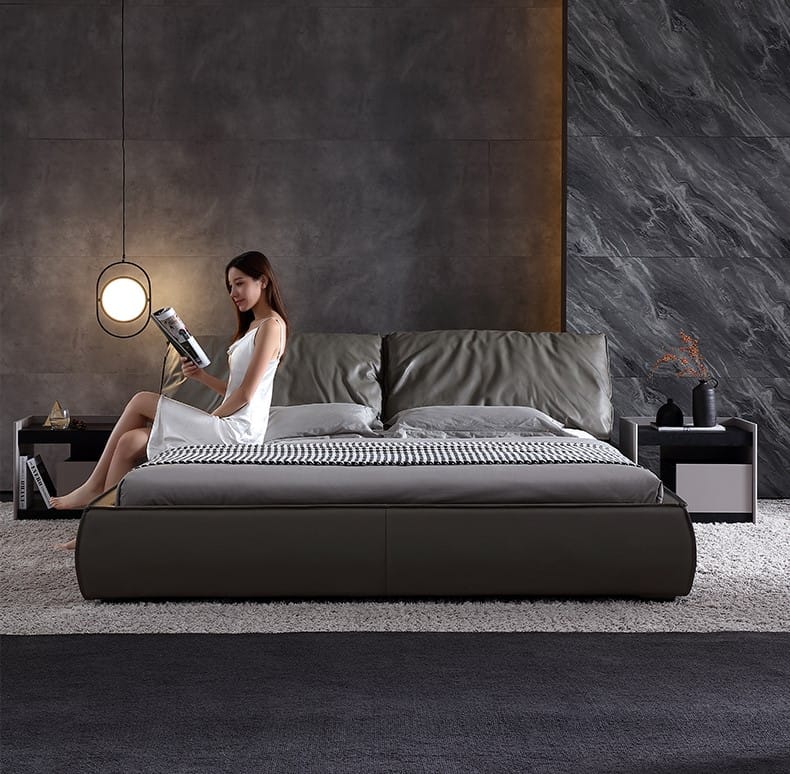 phòng ngủ con gái tuổi teen với giường bọc nệm bàn trang điểm nhỏ và tủ áo cánh phẳng
