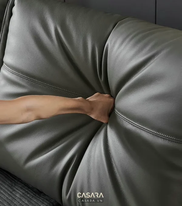 Ghế sofa da xám tro êm ái, thiết kế hiện đại và sang trọng.