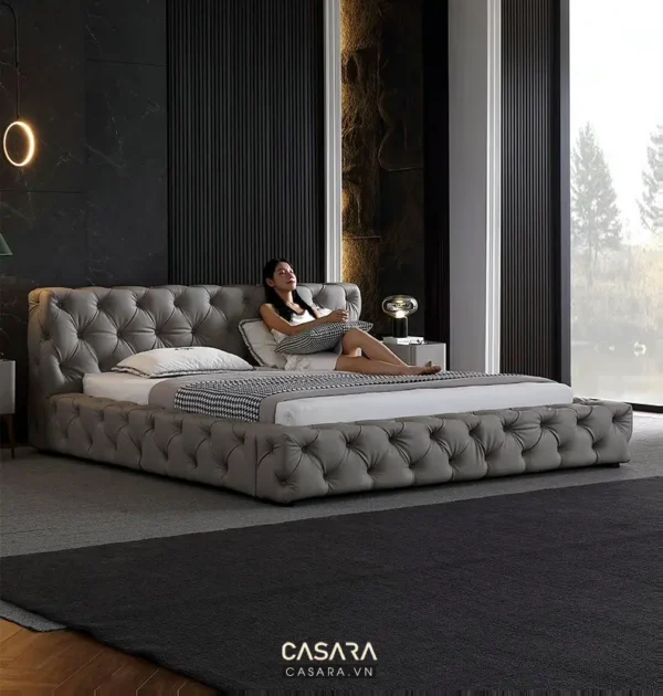 Phòng ngủ sang trọng với giường lớn, thiết kế tinh tế và ánh sáng dịu nhẹ.