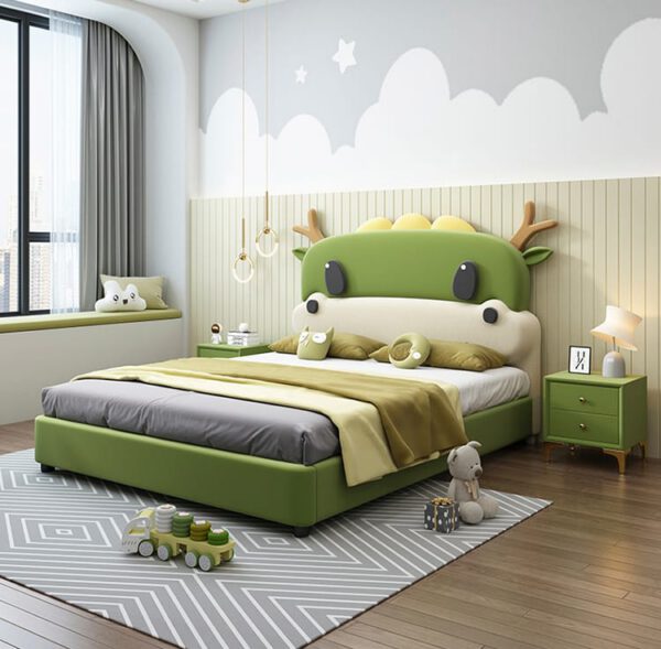 Phòng ngủ trẻ em thiết kế hình khủng long đáng yêu, màu xanh tươi sáng.