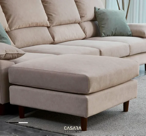 Ghế bọc vải màu be, kiểu dáng hiện đại.