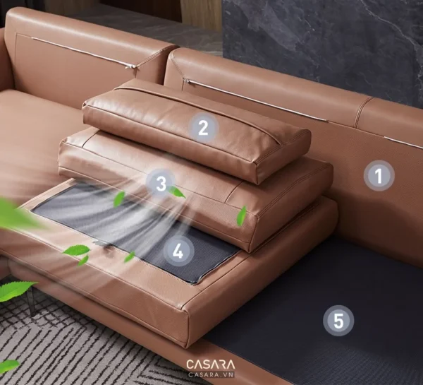 Ghế sofa da màu nâu hiện đại, êm ái với nhiều gối tựa.