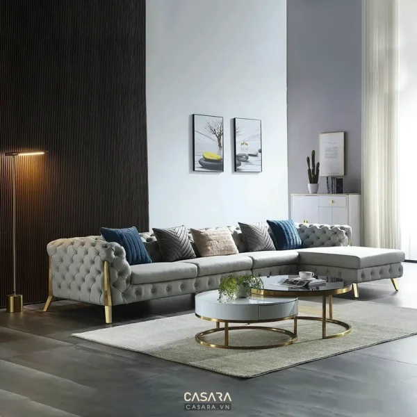 Phòng khách hiện đại với bộ sofa bọc vải ấn tượng.