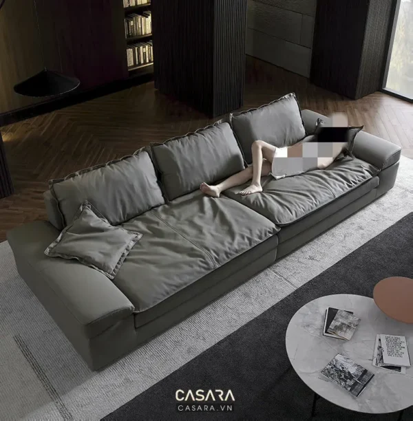 Bàn sofa hiện đại, rộng rãi, màu xám.