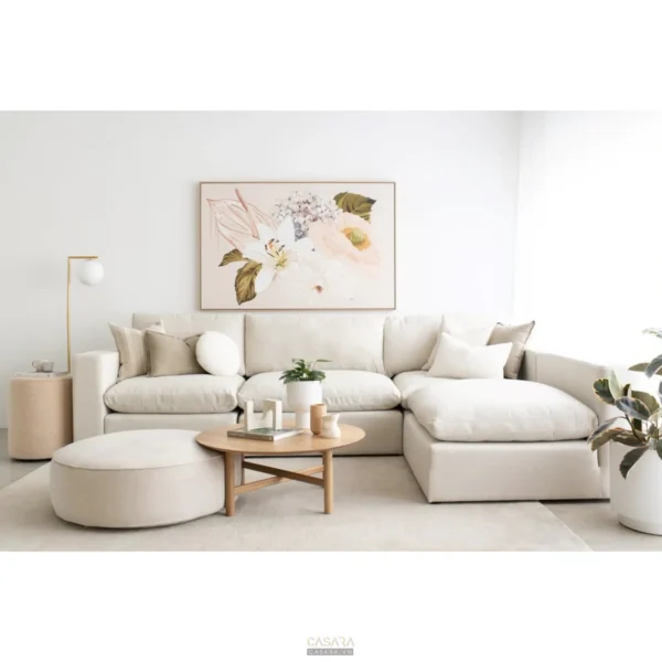 Phòng khách phong cách Hàn Quốc tông be sáng với sofa thấp và bàn trà tròn