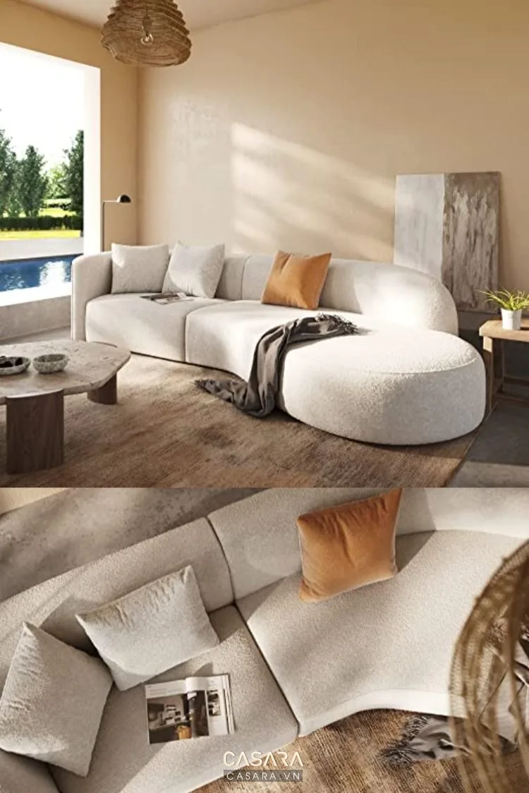 phòng khách gỗ tự nhiên với sofa trung tính và ánh sáng vàng