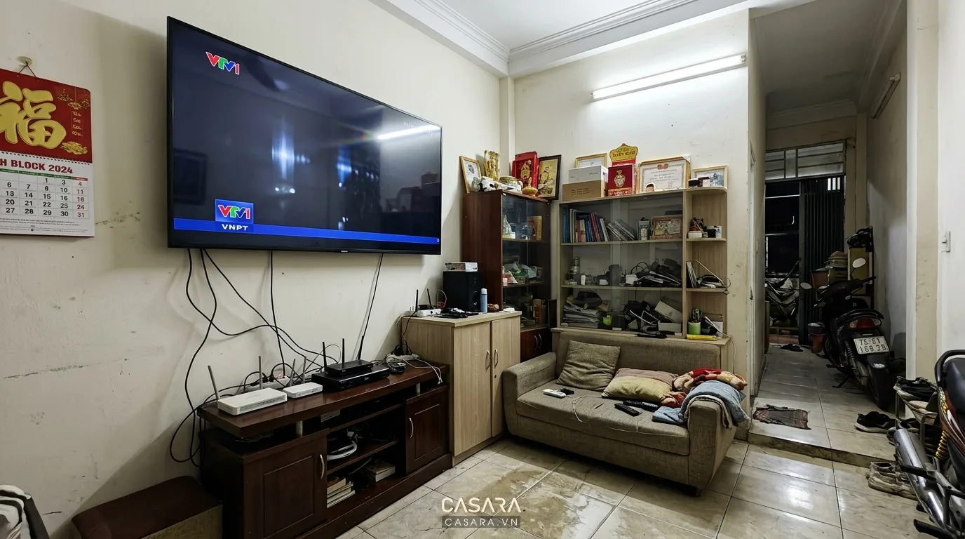 Hình ảnh minh họa sai lầm bố trí kệ tivi