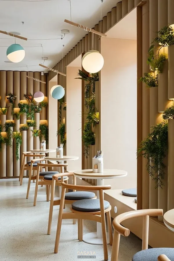 Ảnh phòng pantry phong cách tối giản vàng kem với quầy bếp phụ, bàn ghế cafe và tủ lưu trữ trong thư viện Casara.
