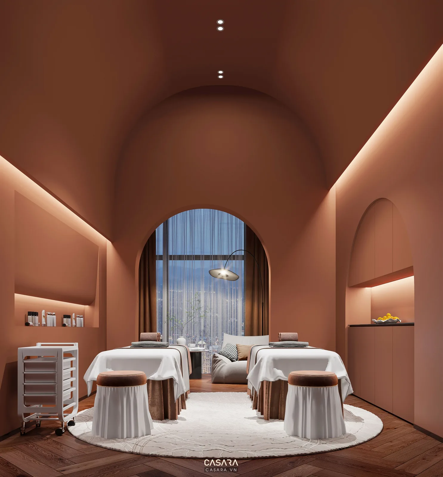 Phòng trị liệu spa màu đất nung với vòm cửa và đèn hắt tạo cảm giác ấm