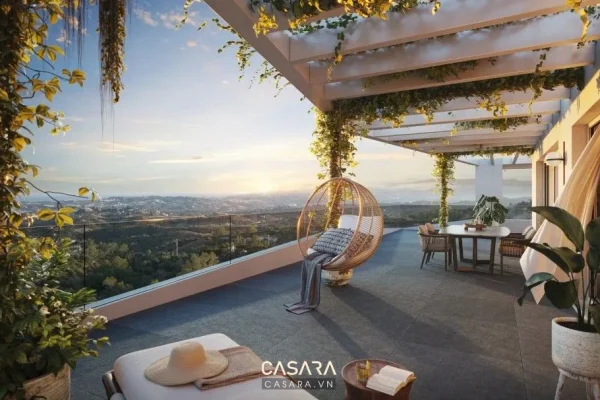 Ảnh ban công ngắm cảnh có ghế treo và giàn hoa leo do Casara tuyển chọn cho thư viện thiết kế nội thất.