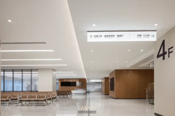 Ảnh thiết kế bệnh viện phong cách 30m2 Indochine với sảnh chờ, hành lang hoặc phòng bệnh sáng màu trong thư viện Casara.