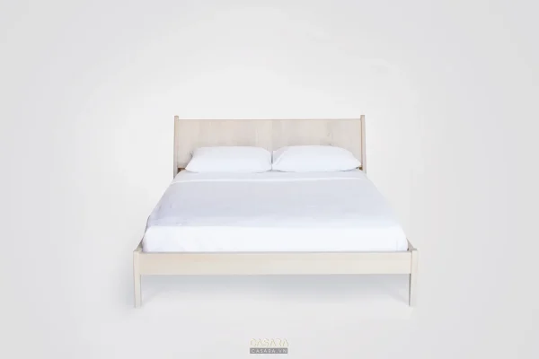 Ảnh thiết kế giường phong cách sang trọng với giường, đầu giường, chăn ga và tab đầu giường trong thư viện Casara.