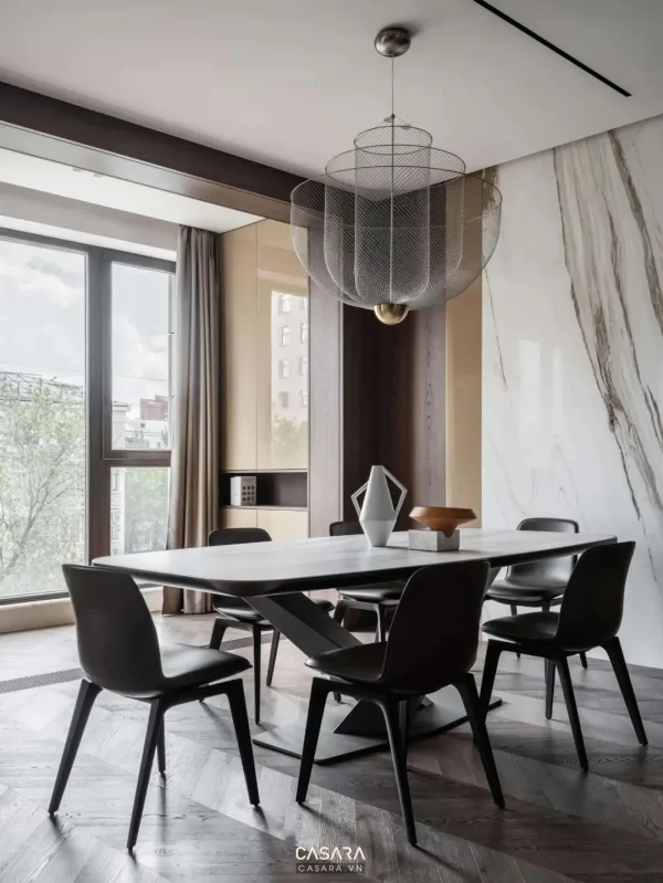 Ảnh góc phòng khách nhỏ với ghế thư giãn và vách tivi tối do Casara tuyển chọn cho thư viện thiết kế nội thất.