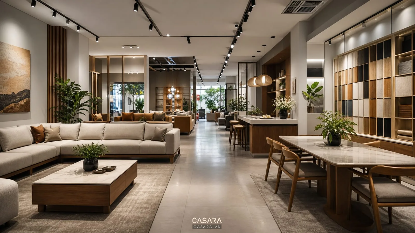 Showroom nội thất hiện đại có sofa bàn ăn kệ mẫu vật liệu quầy tư vấn và lối đi rõ ràng