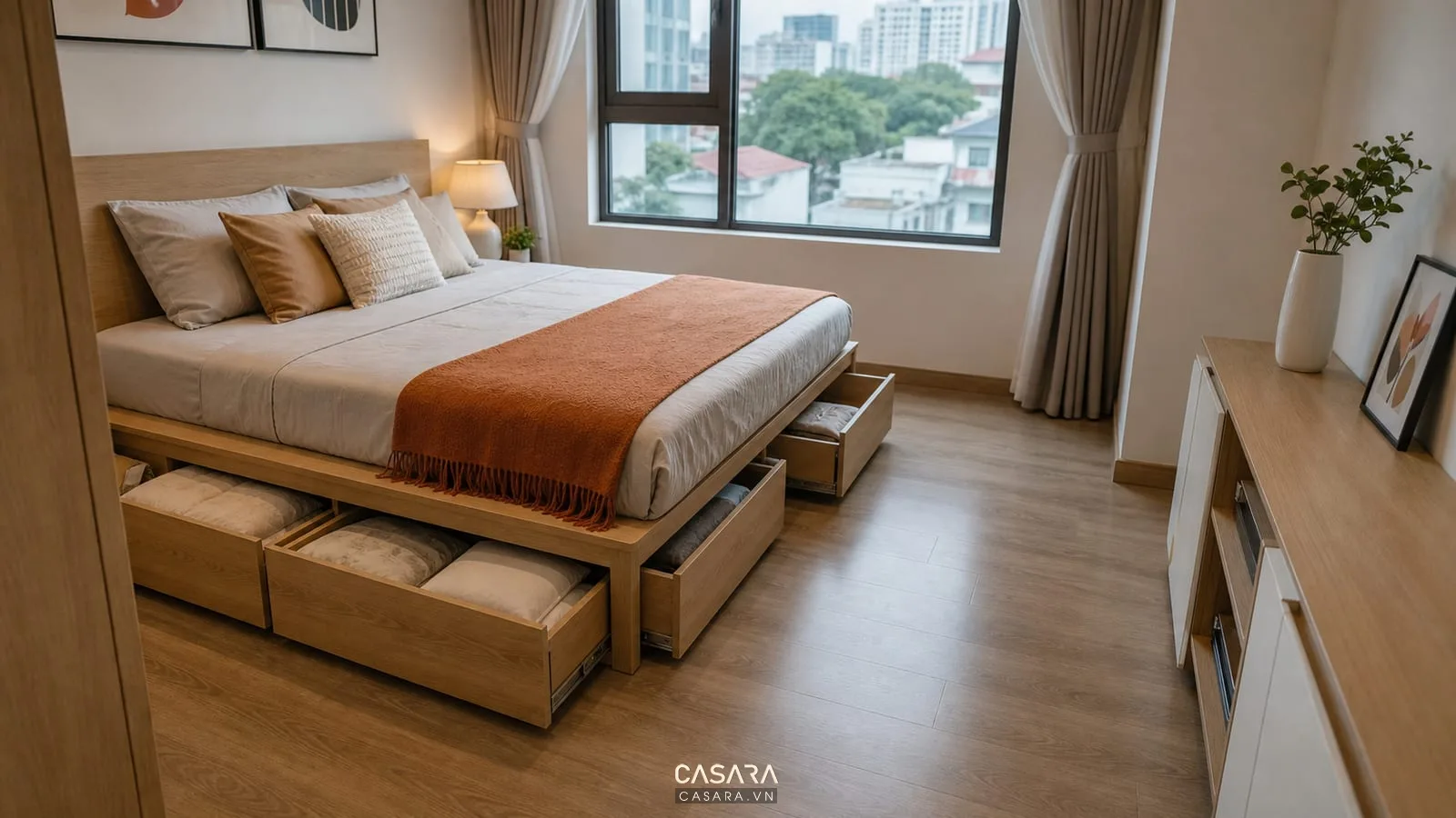 Giường thông minh ngăn kéo trong phòng ngủ căn hộ nhỏ sáng và gọn