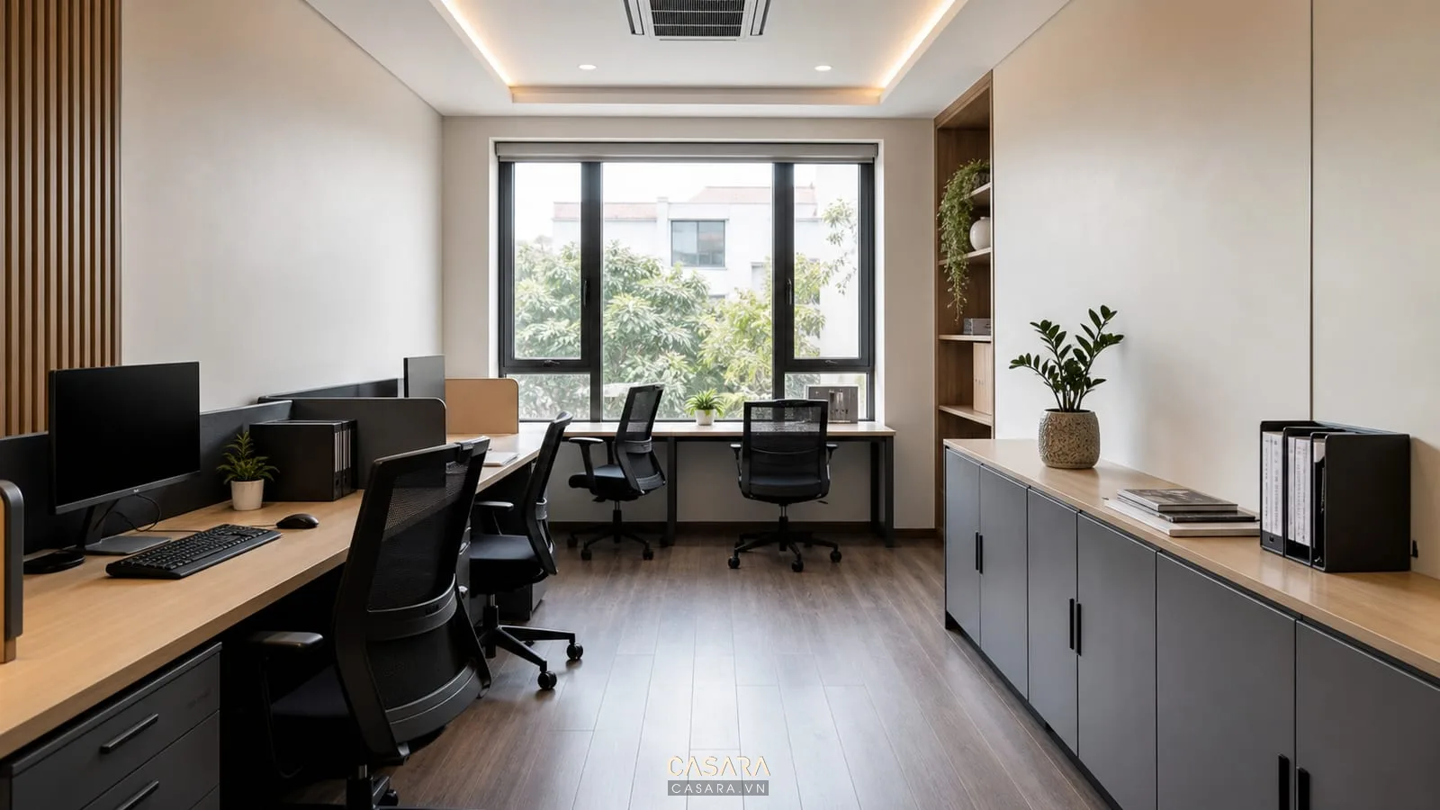 mẫu thiết kế văn phòng 20m2 hiện đại với bàn làm việc nhỏ và tủ hồ sơ sát tường